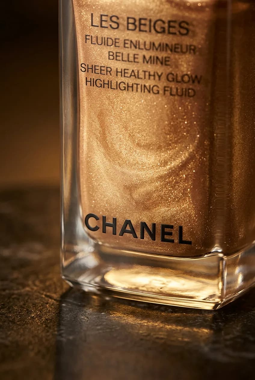 Shotfolio close-up of the same bottle, label text intact